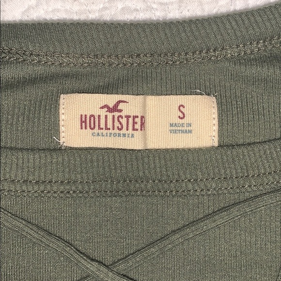 green long sleeve top - Picture 2 of 3